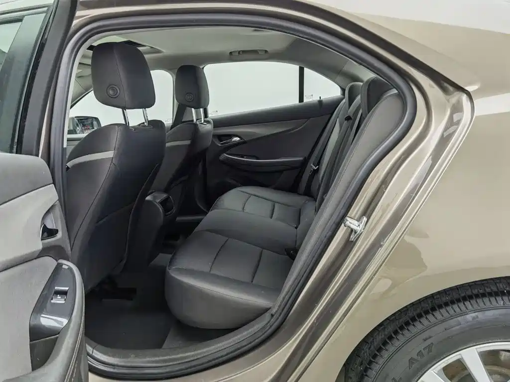 Chevrolet Malibu — миниатюра 15