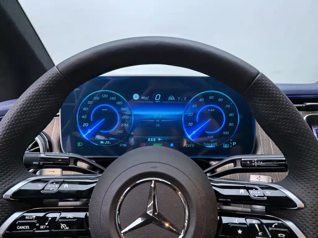 Mercedes-Benz EQE 2025 500 4MATIC Luxury
