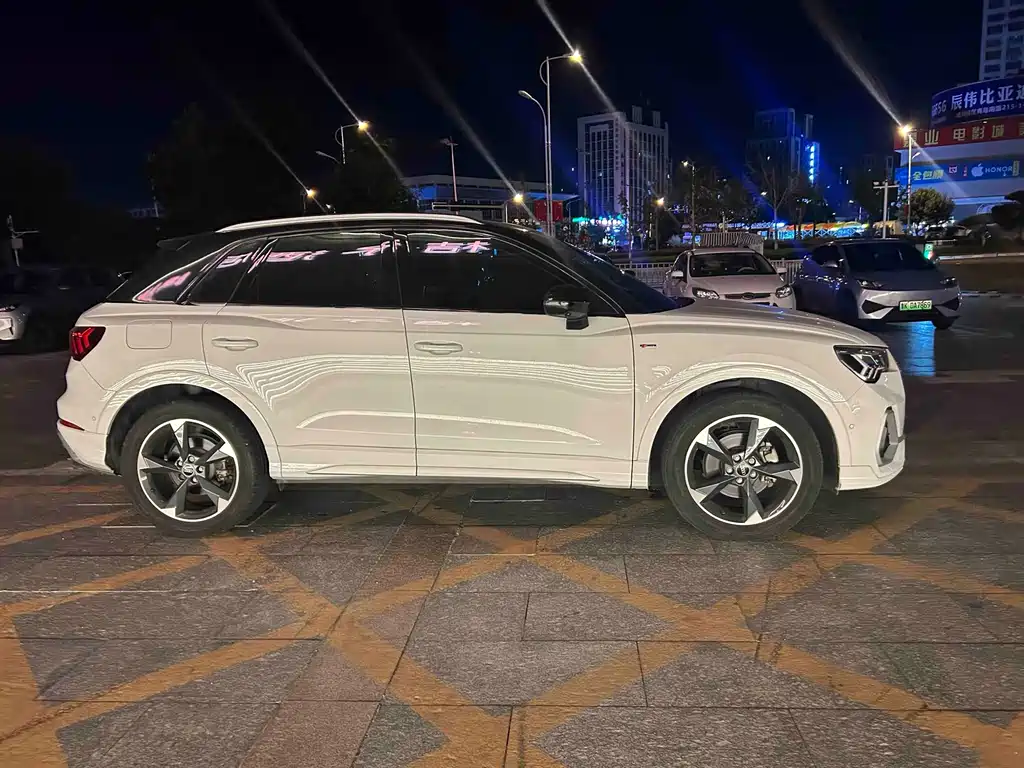 Audi Q3 2023 35 TFSI Fashion (1.4T)