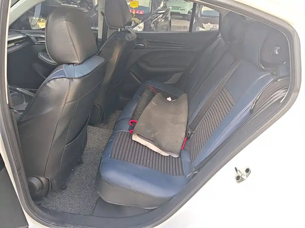 Roewe i5 — миниатюра 17