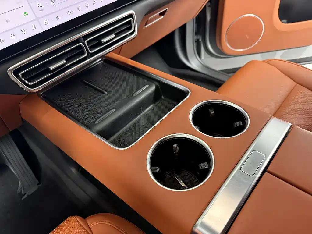 Li Auto Li L8 — миниатюра 10