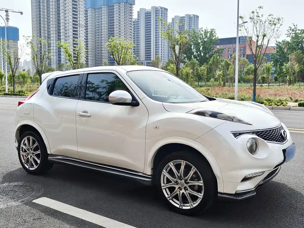 Infiniti ESQ — миниатюра 3