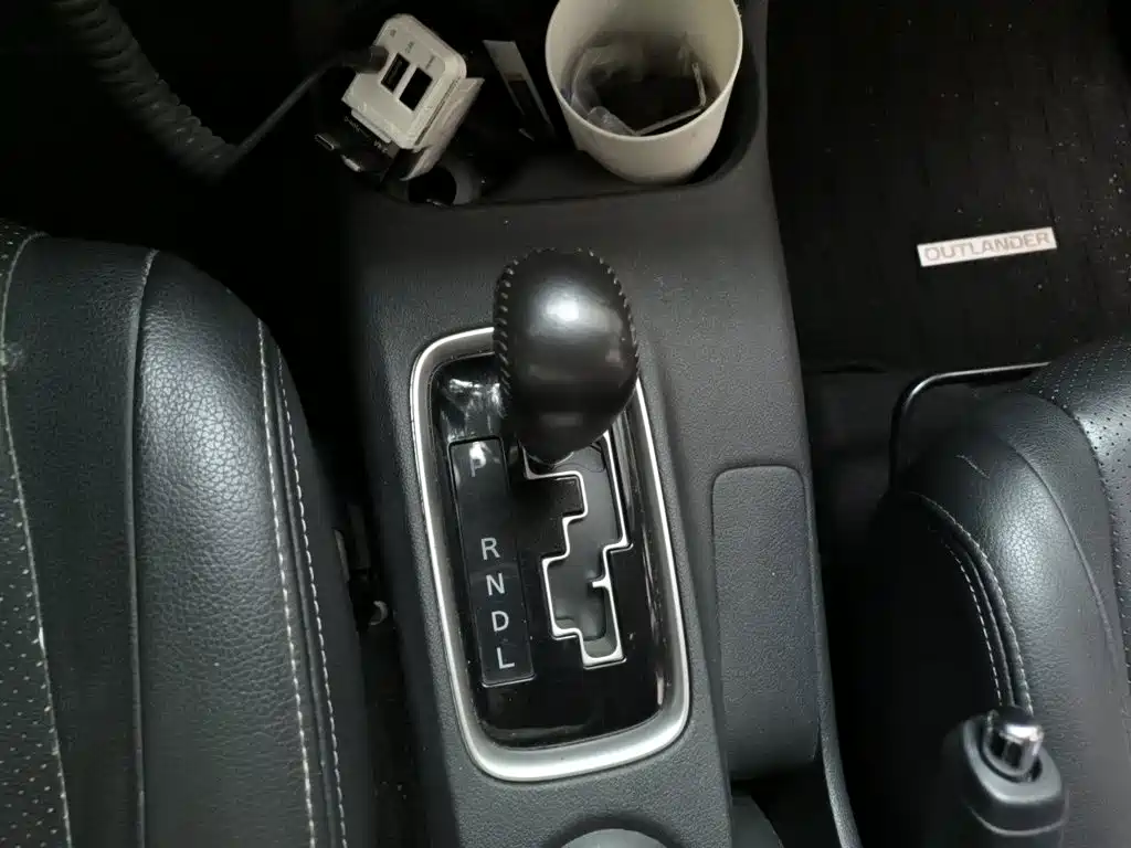 Mitsubishi Outlander — миниатюра 11