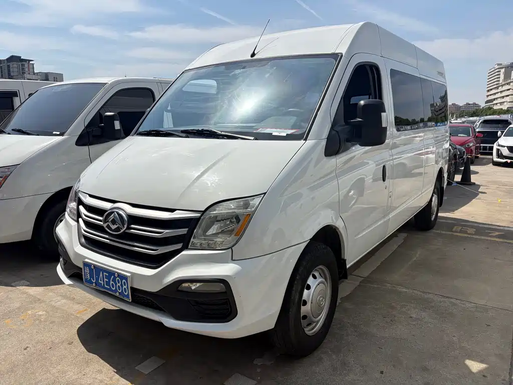 新途V80 2024款 傲运通 6MT 长轴中顶147Ps 6/7/8/9座