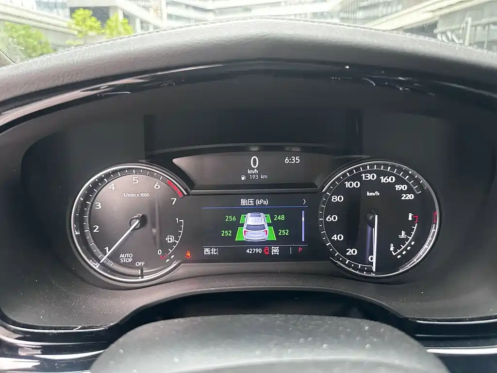 Cadillac XT6 2022 2.0T мест Luxury Standard