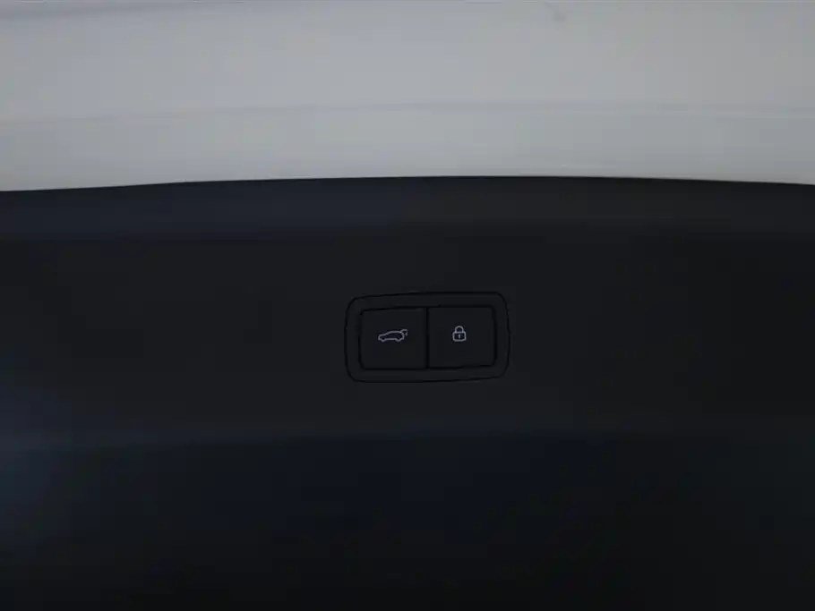 Li Auto i8 2025 Standard