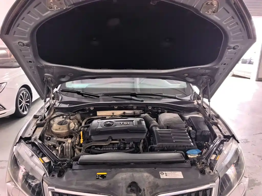Skoda Superb — миниатюра 16