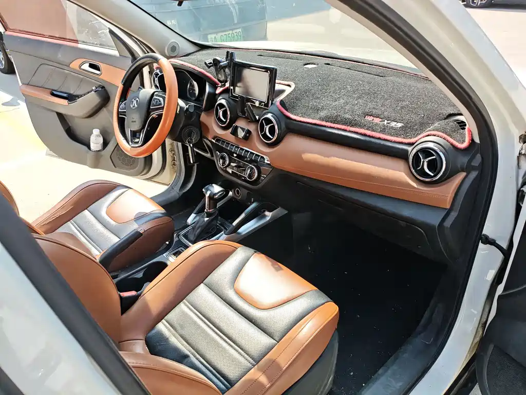 BAIC Senova X35 — миниатюра 7