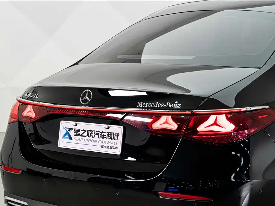 Mercedes-Benz E-Class — миниатюра 8