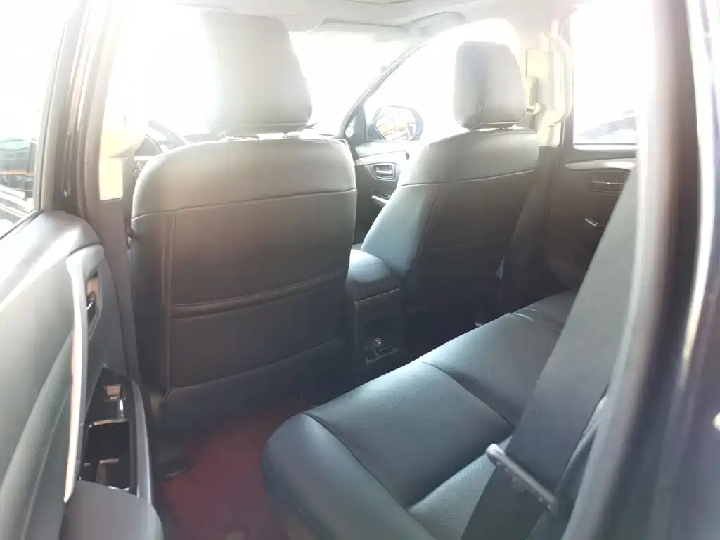 Mitsubishi Pajero Sport (Import) — миниатюра 6