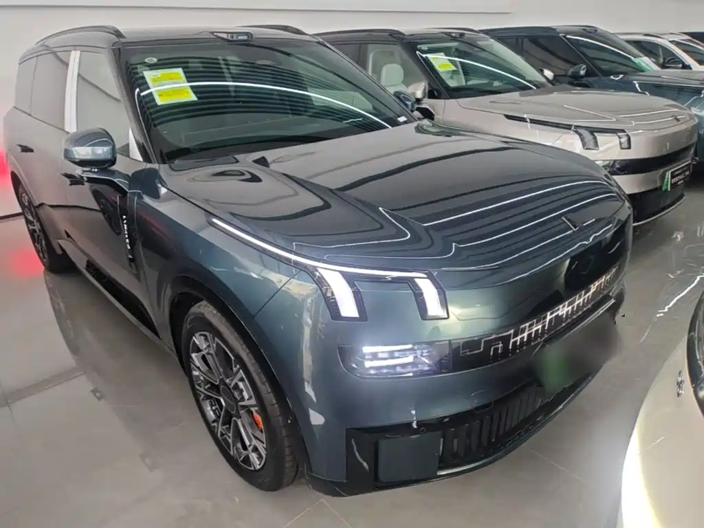 Lynk & Co 900 — миниатюра 4