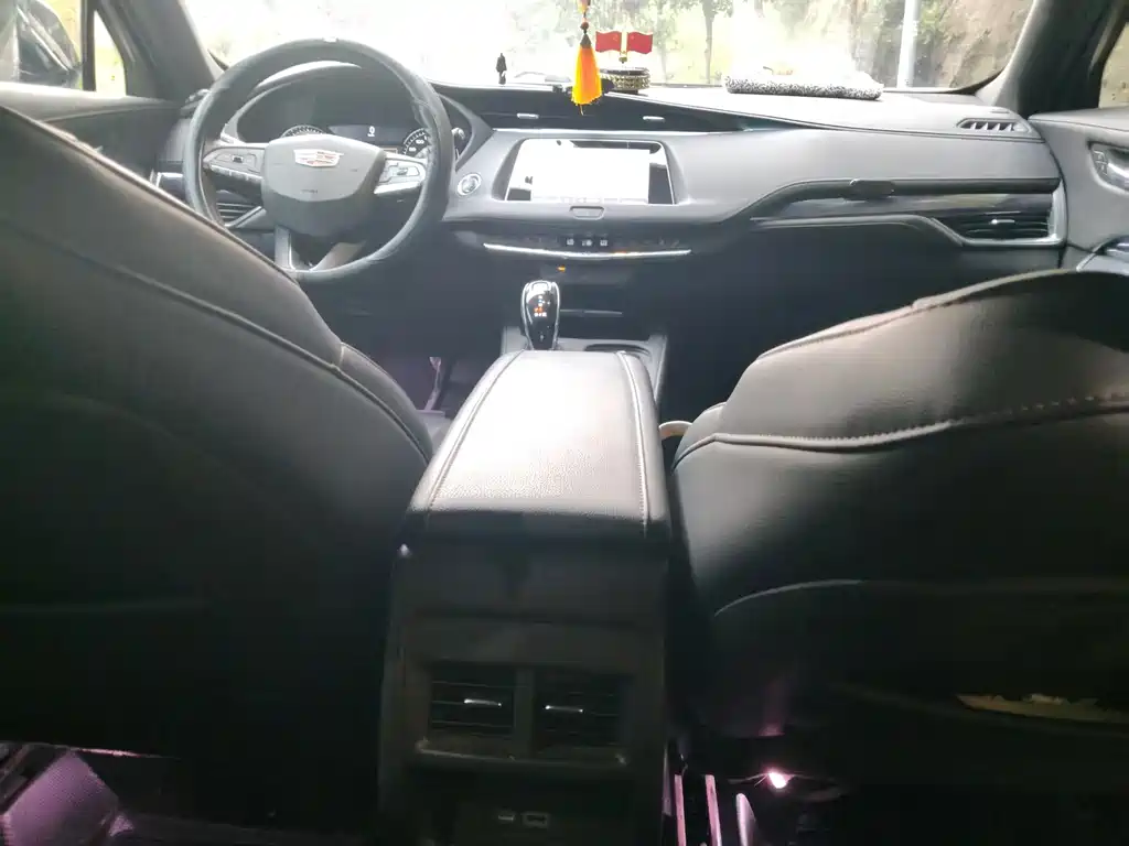 Cadillac XT4 — миниатюра 11