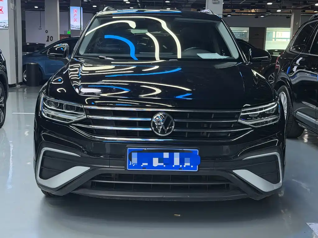 Volkswagen Tiguan L — миниатюра 2