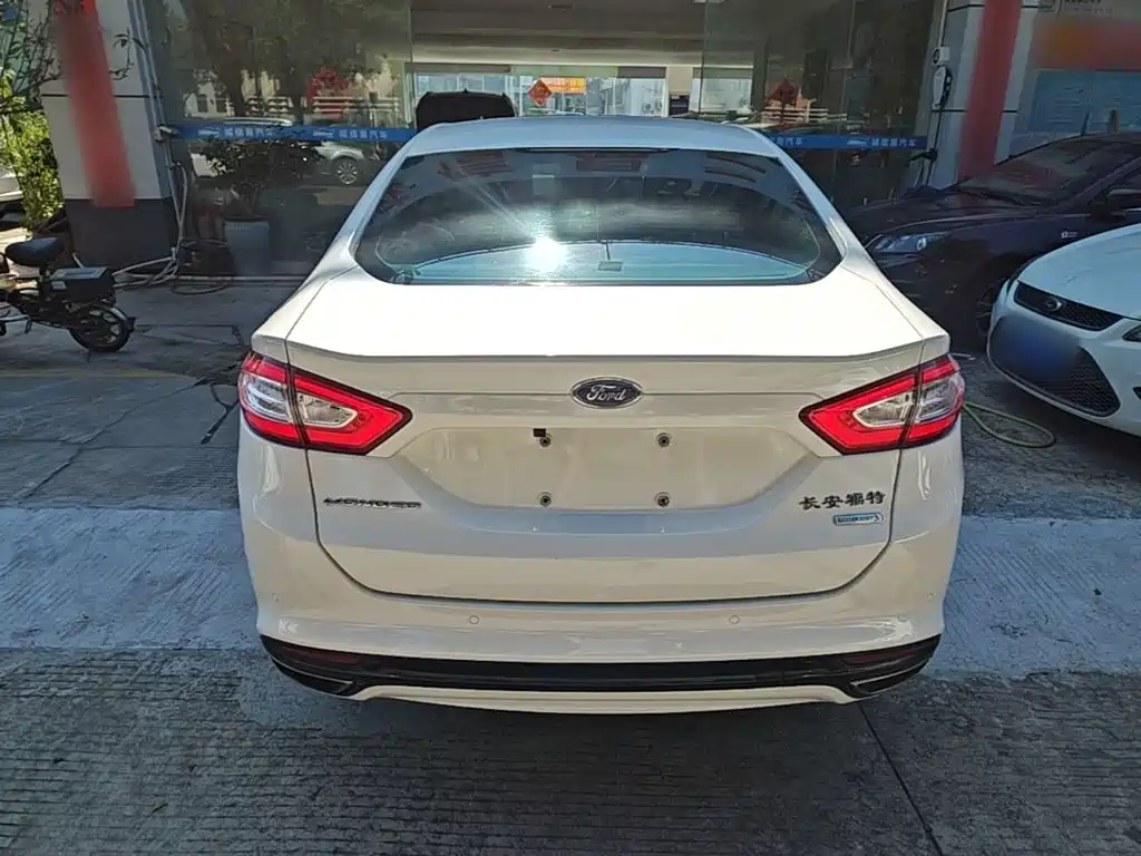 Ford Mondeo — миниатюра 6