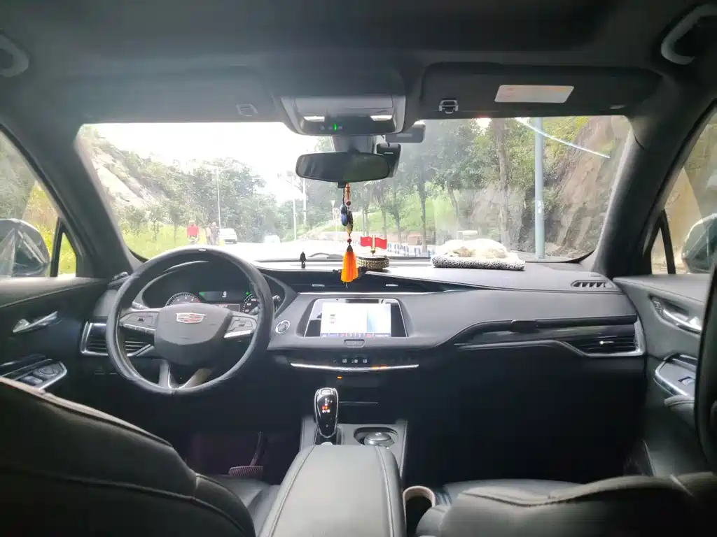 Cadillac XT4 — миниатюра 12