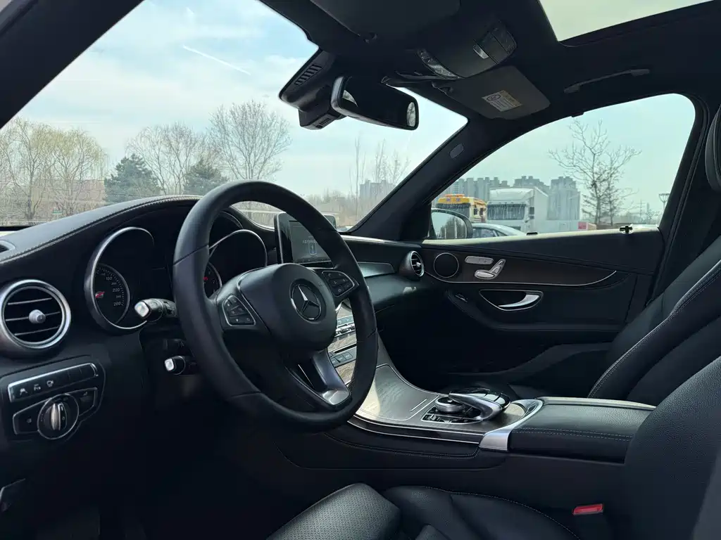 Mercedes-Benz GLC 2018 GLC 300 4MATIC