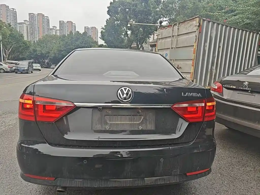 Volkswagen Lavida — миниатюра 6