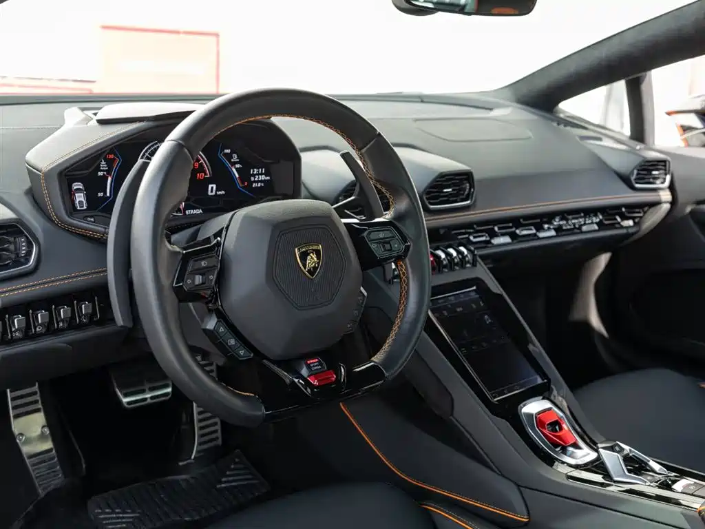 LAMBORGHINI HURACÁN