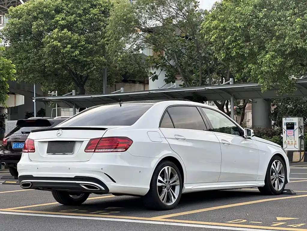 Mercedes-Benz E-Class — миниатюра 4