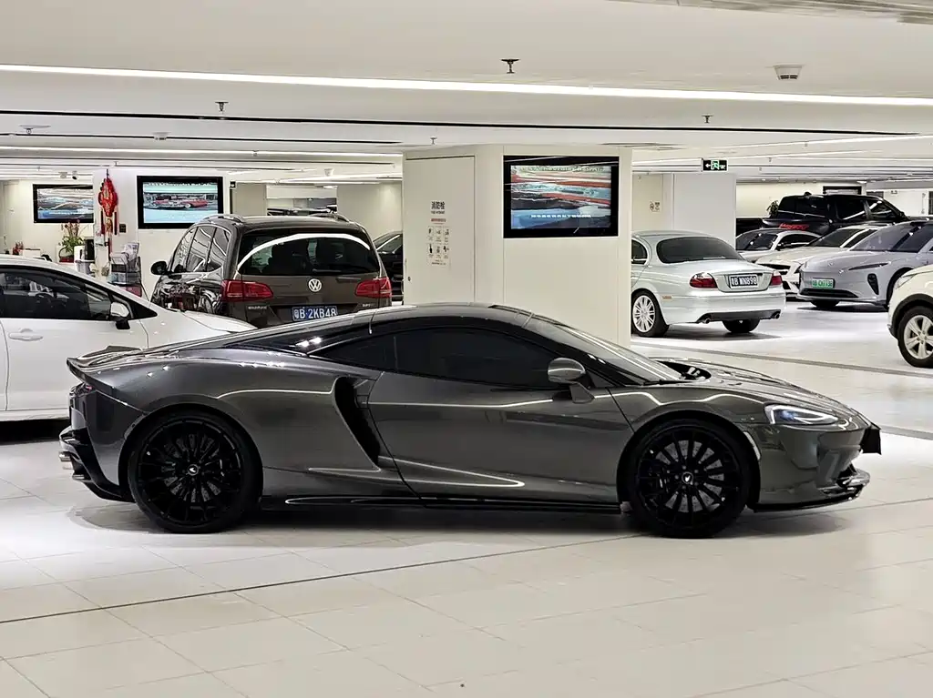 McLaren GT — миниатюра 6