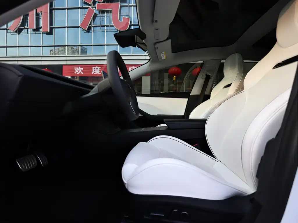Tesla Model 3 — миниатюра 24