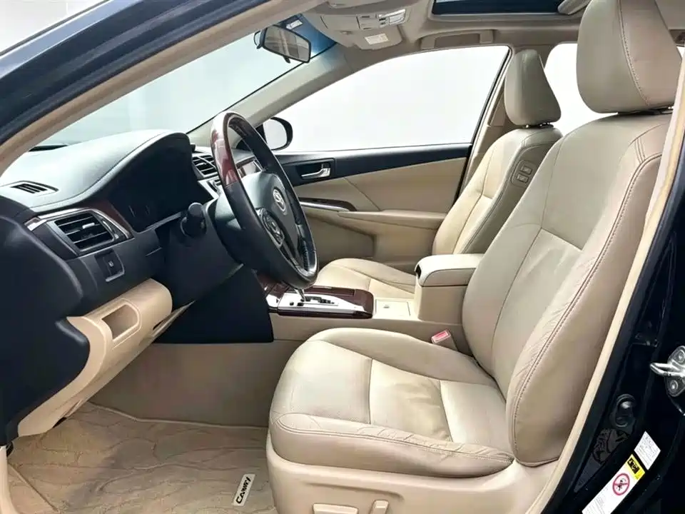 Toyota Camry 2012 2.5G Luxury