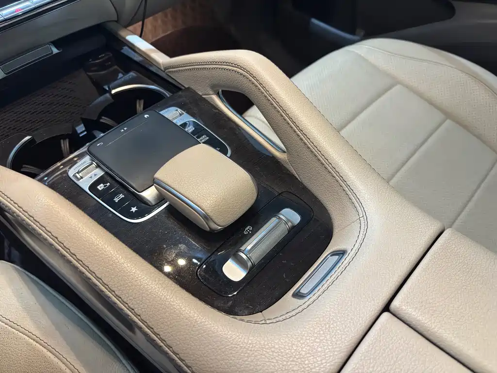 Mercedes-Benz GLE (Import) — миниатюра 12