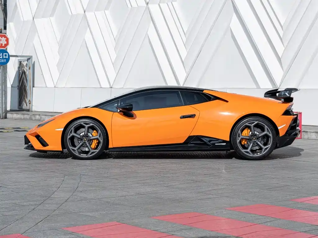 LAMBORGHINI HURACÁN