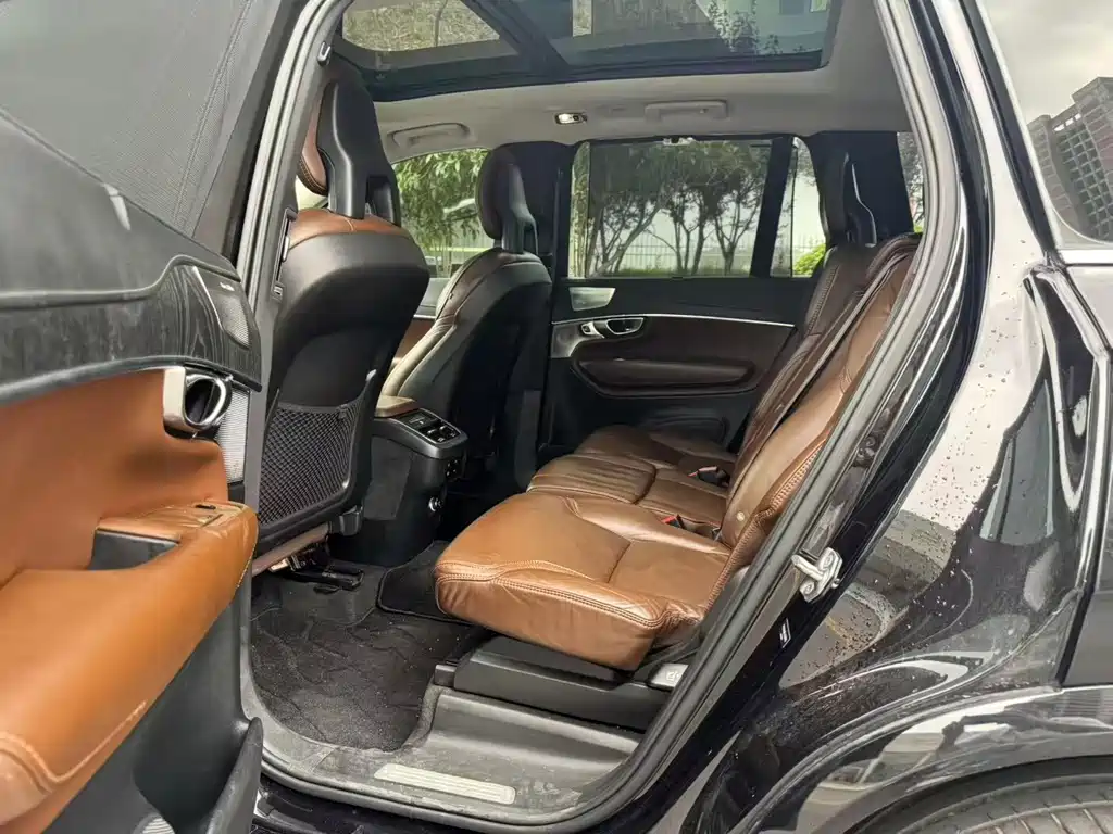 Volvo XC90 — миниатюра 7