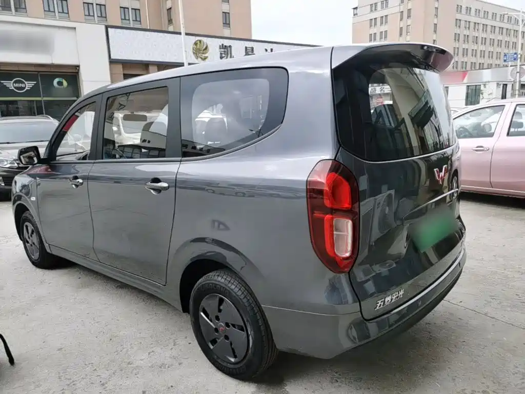Заказать Wuling Hongguang EV 2026 года за 2 242 591 ₽  из Китая
