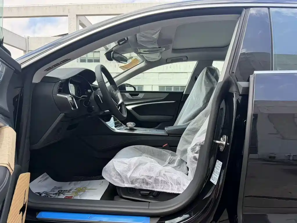 Audi A7L 2025 45 TFSI quattro