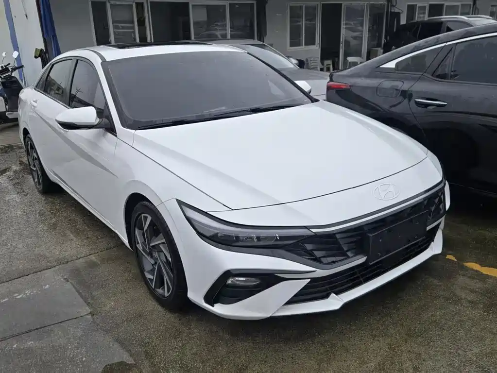 Hyundai Elantra — миниатюра 3