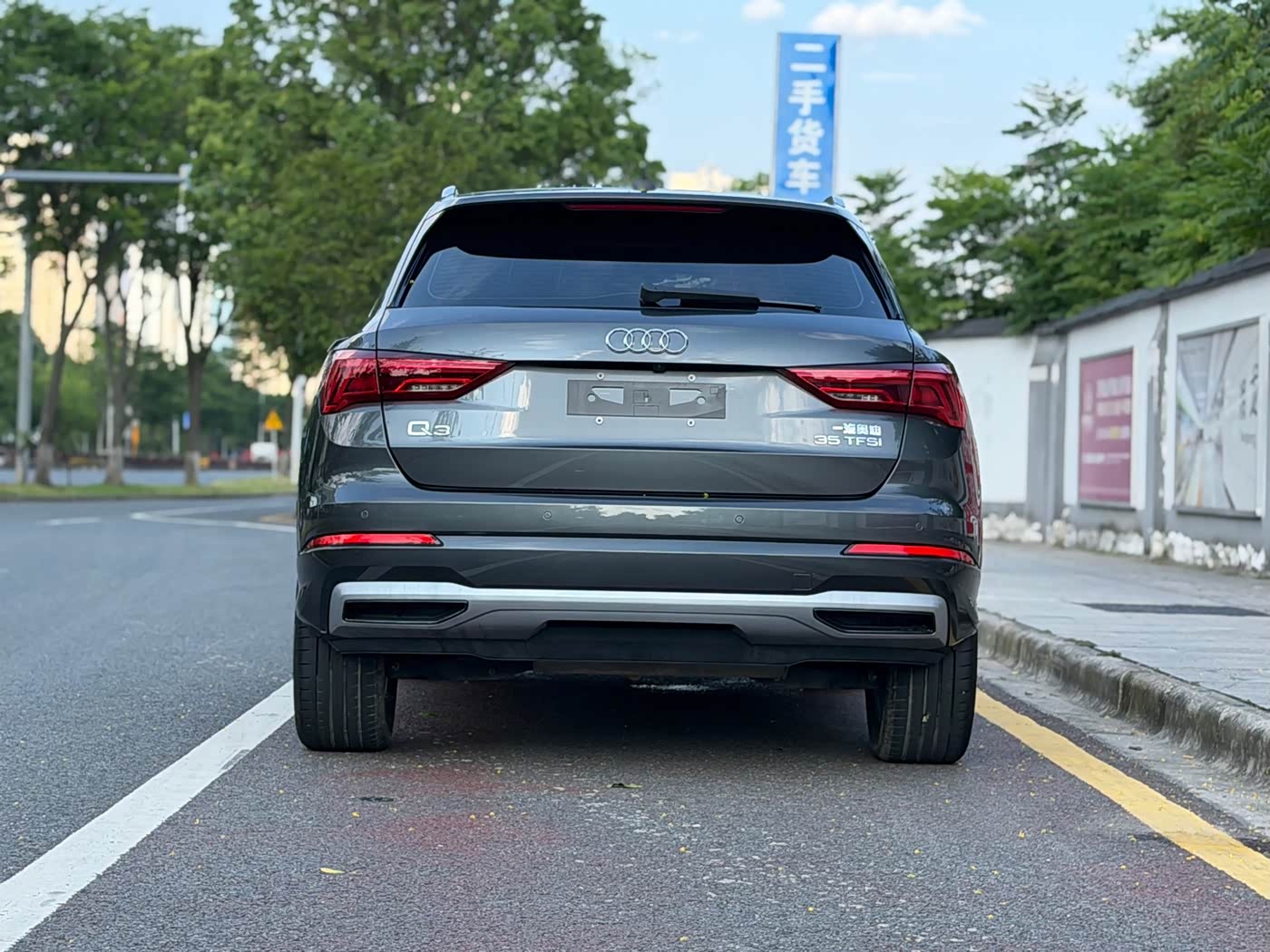 Audi Q3 1.4 л 2022 г. Серебристо-серый, пробег 30000 км
