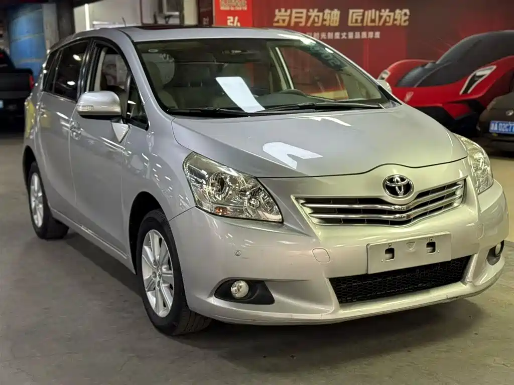Toyota Verso 2011 180G CVT Luxury