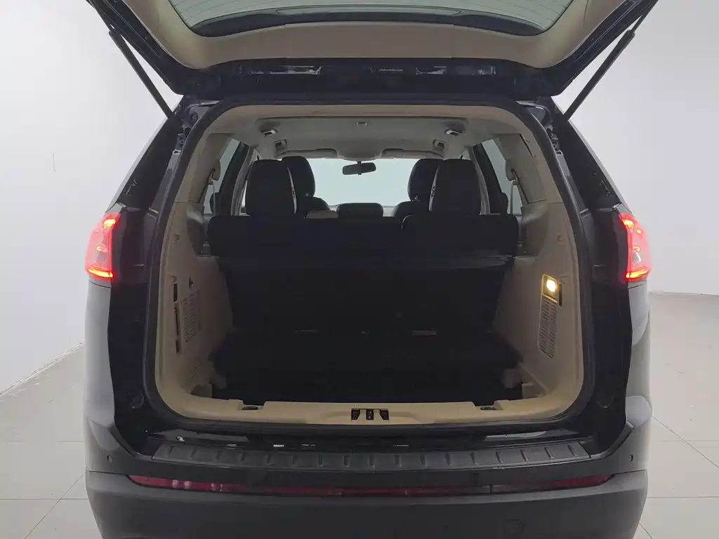Ford Edge — миниатюра 16