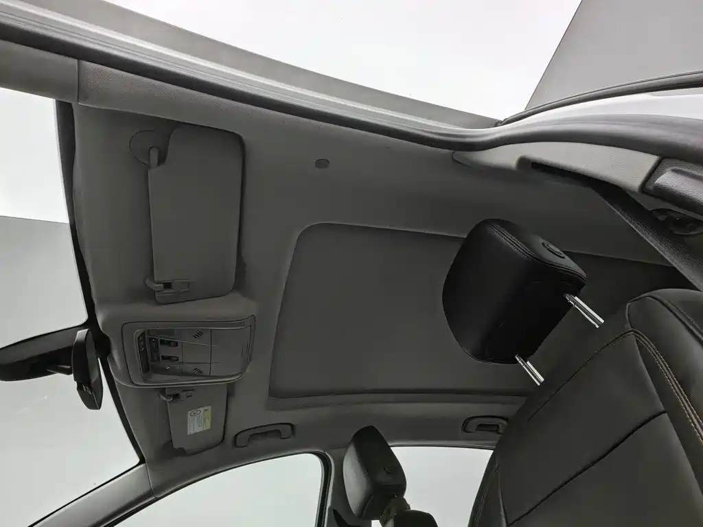 Chevrolet Equinox — миниатюра 14
