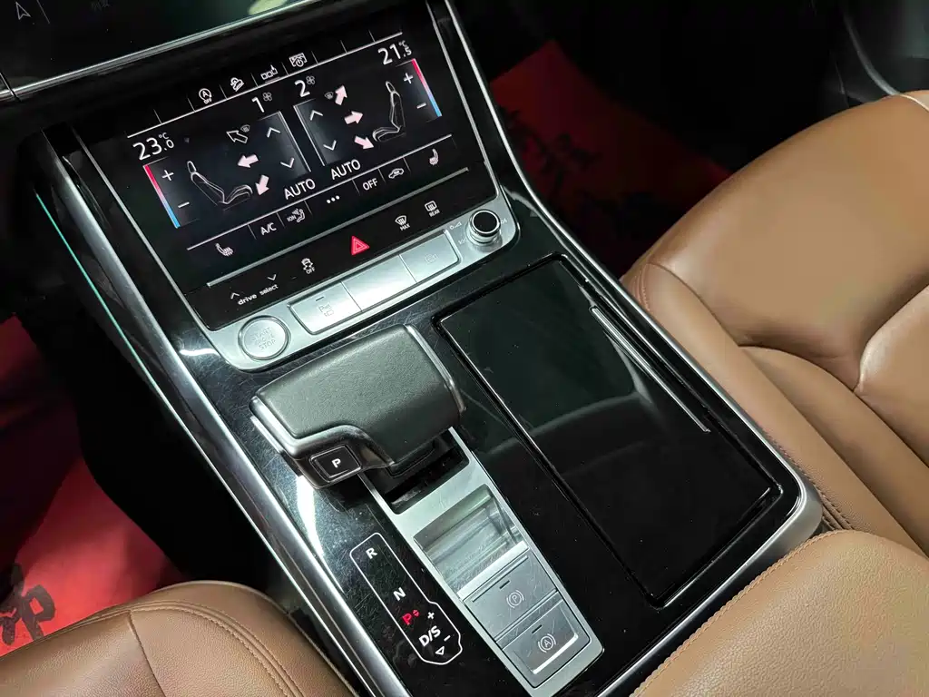 Audi Q7 — миниатюра 12
