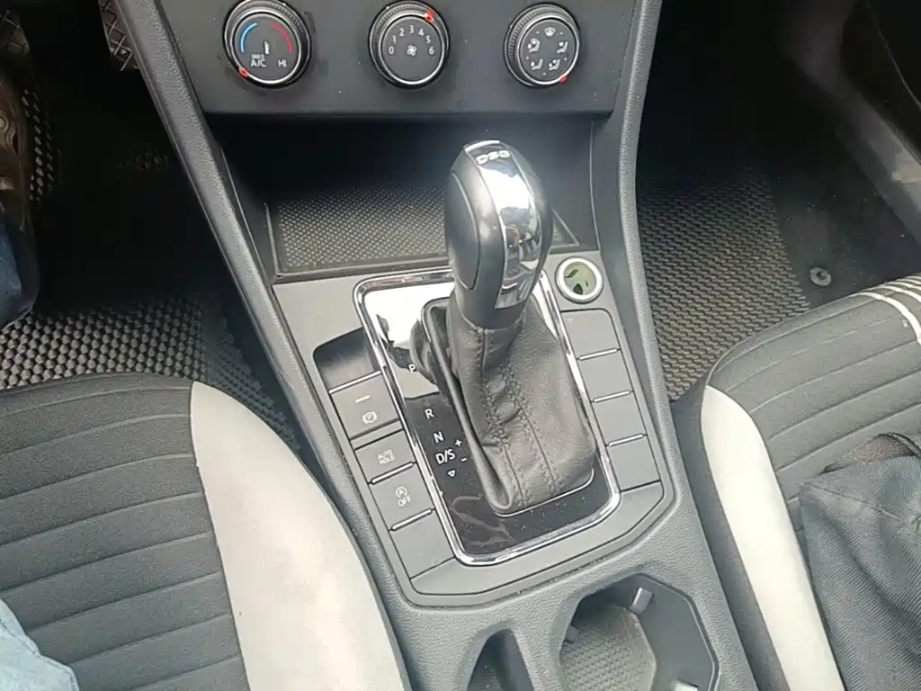 Volkswagen Bora — миниатюра 14
