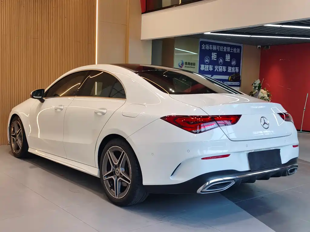 MERCEDES-BENZ CLA