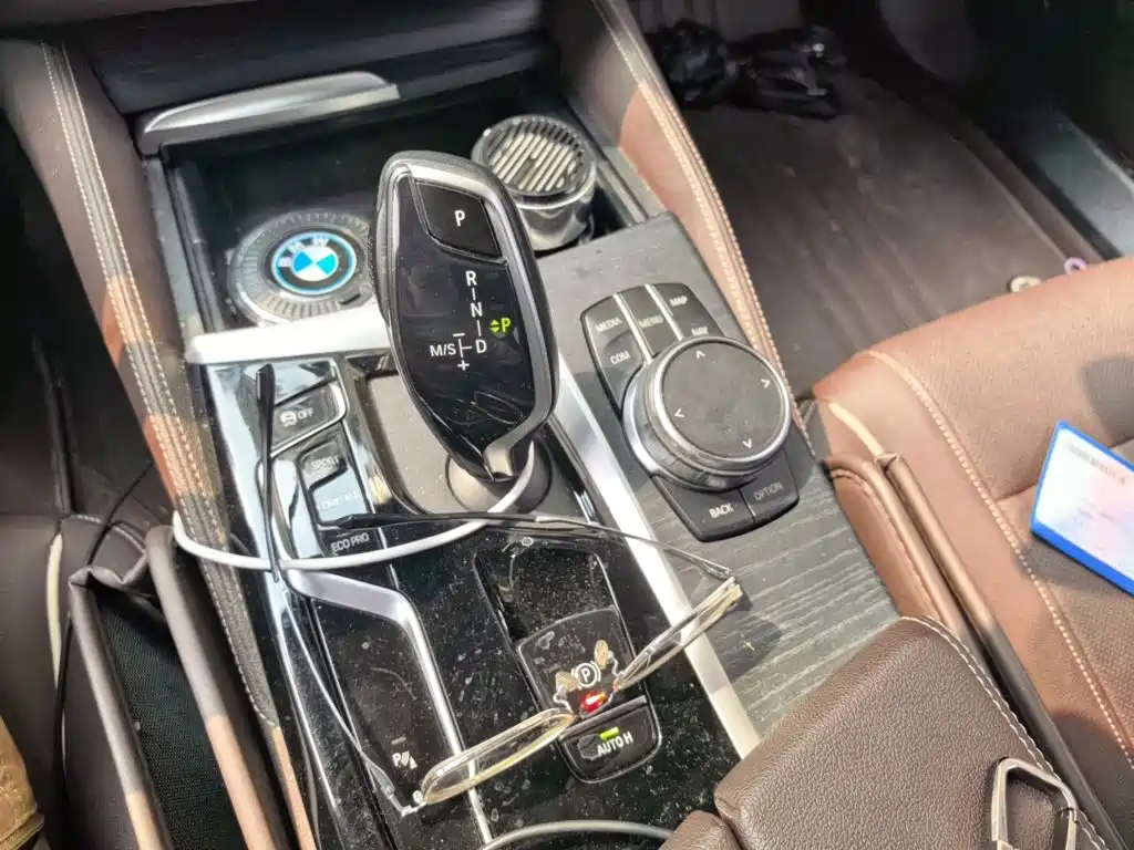 BMW 5 Series — миниатюра 15