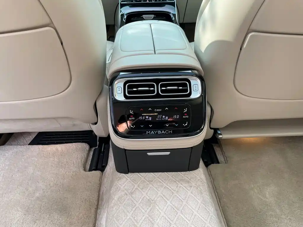 Mercedes-Benz S-Class — миниатюра 16