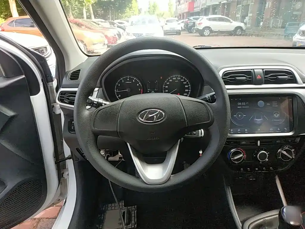 Hyundai Verna - фото 11