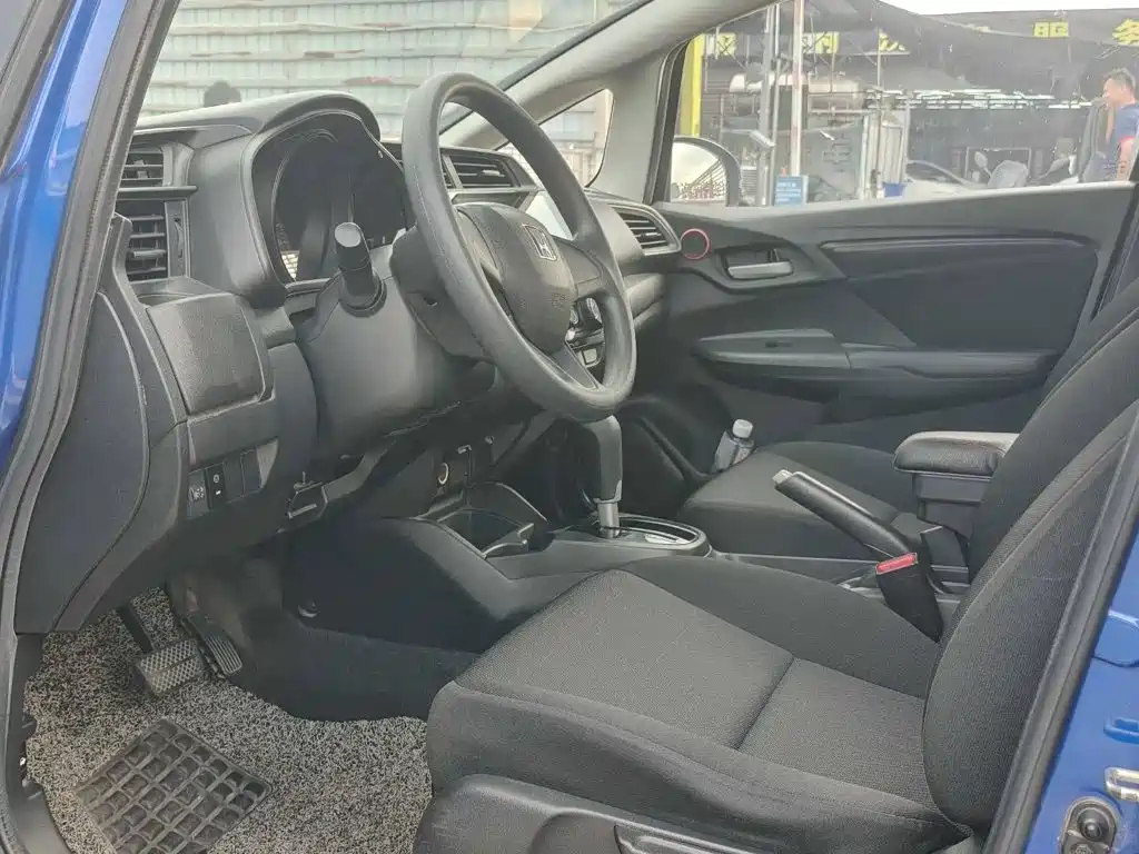 Honda Fit — миниатюра 5