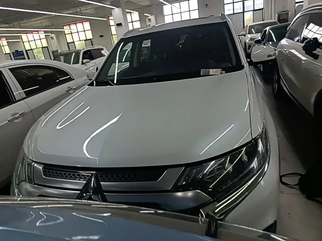 Mitsubishi Outlander — миниатюра 3