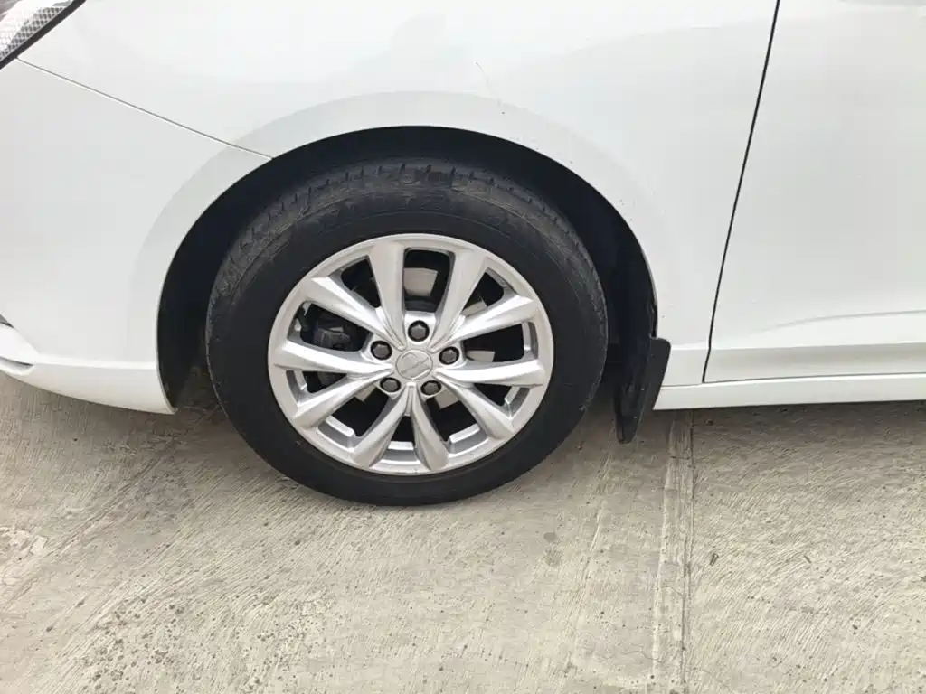 Roewe i5 — миниатюра 23