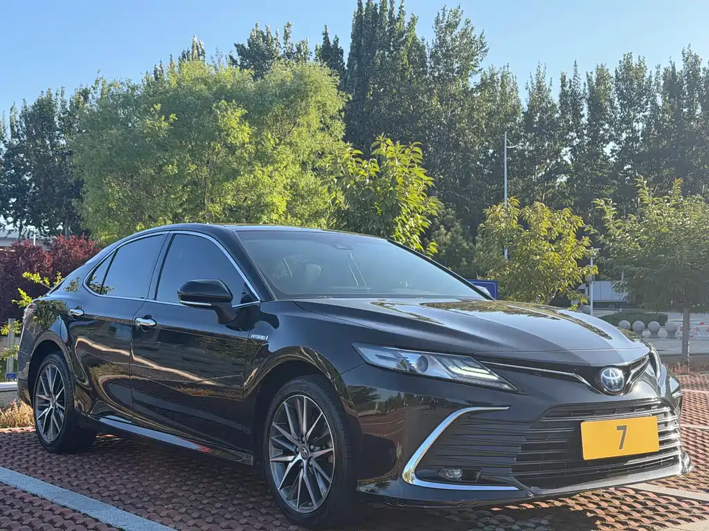 Toyota Camry — миниатюра 8