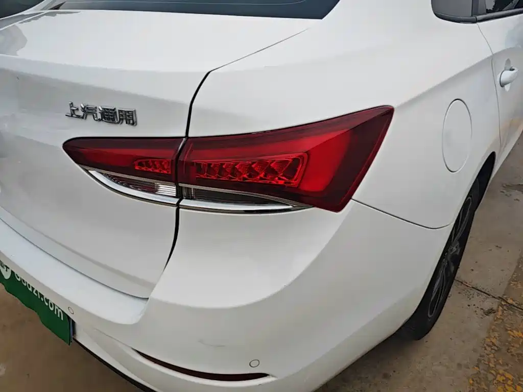 Buick Excelle — миниатюра 8