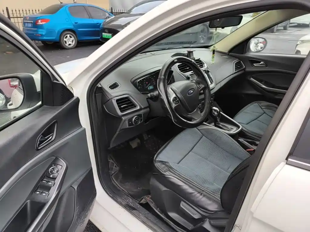 Ford Escort — миниатюра 16