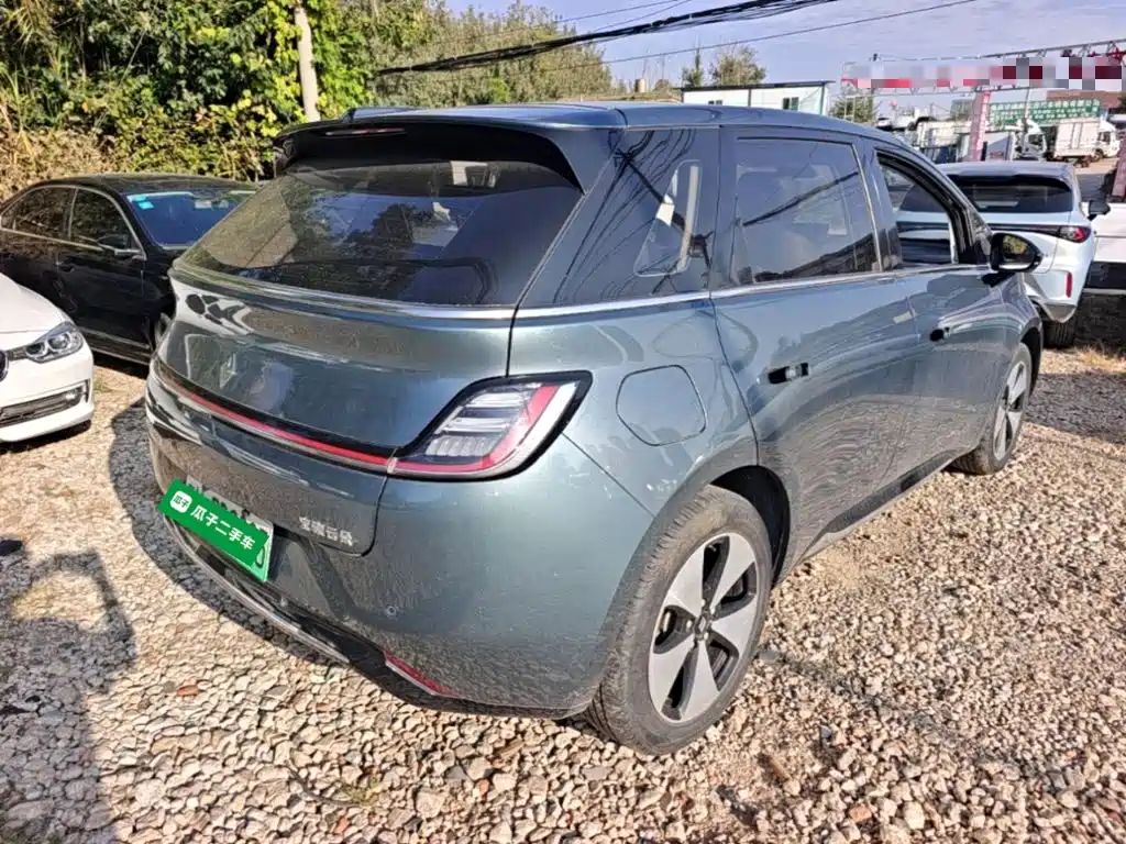 Baojun Yunduo — миниатюра 7