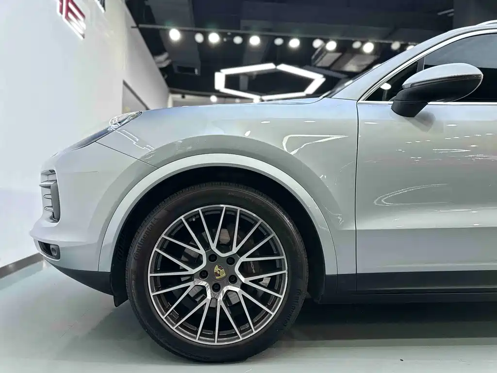 Porsche Cayenne — миниатюра 25